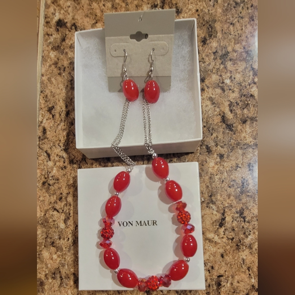 Red Beaded Jewelry Set - Picture 5 of 5